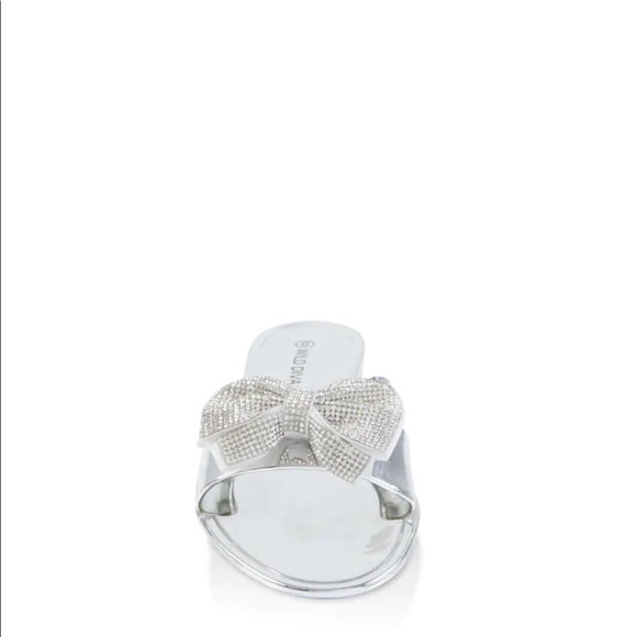 New Glamorous Silver Rhinestone Bow Sandals - Picture 5 of 6